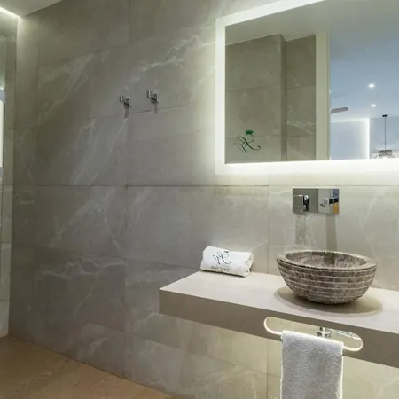 לינה וארוחת בוקר Luxury 3-bedrooms *