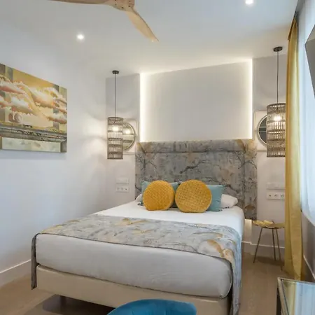 Luxury 3-bedrooms Bed and breakfast *