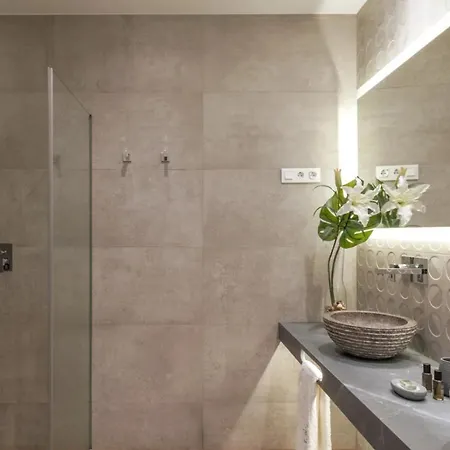 Luxury 3-bedrooms Bed and breakfast *